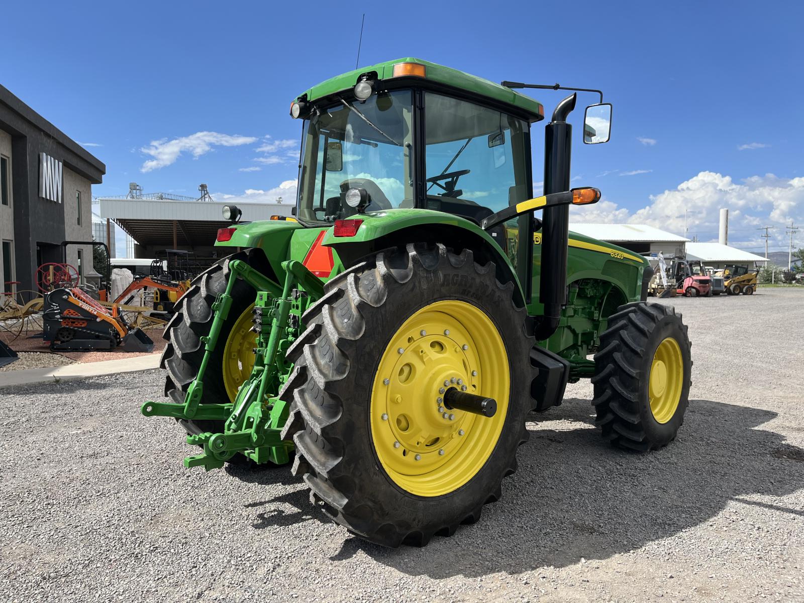 ./imagenes/INVOICE/2019/17361/TRACTOR JOHN DEERE 8320 (18).JPG